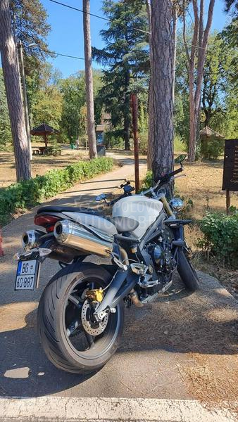 Triumph street triple 675