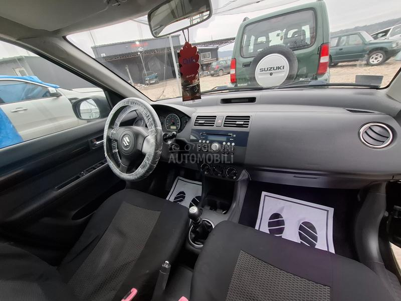 Suzuki Swift 
