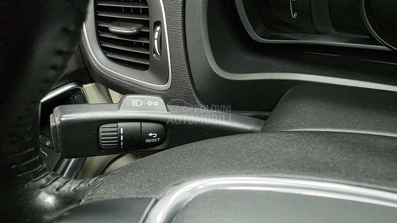 Volvo V40 D2