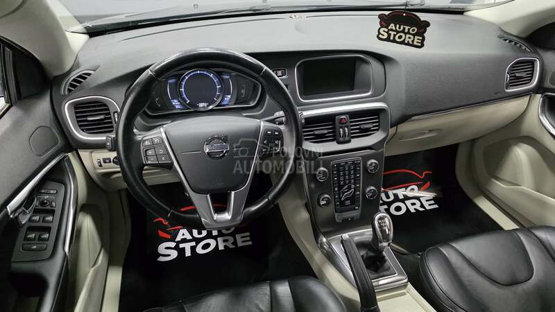 Volvo V40 D2