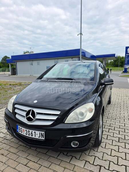 Mercedes Benz B 180 
