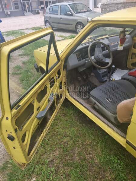 Zastava Yugo Tempo EFI
