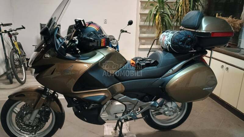 Honda Deauville NT 700 VA