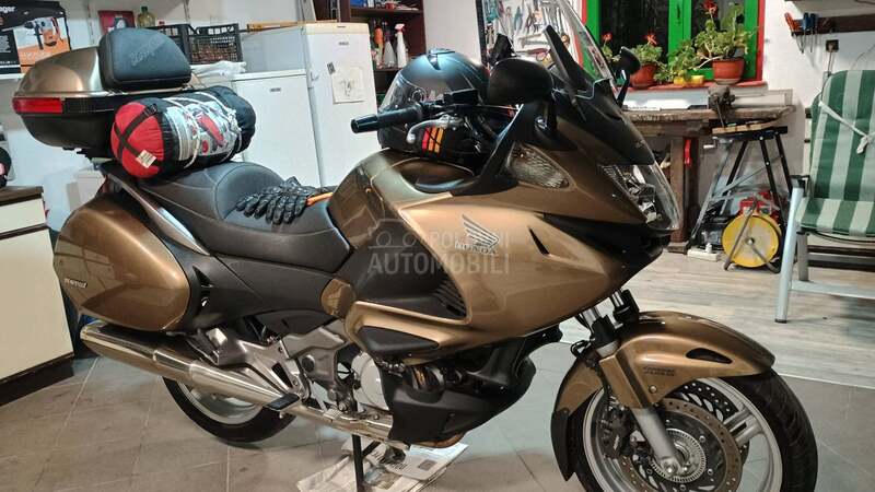 Honda Deauville NT 700 VA