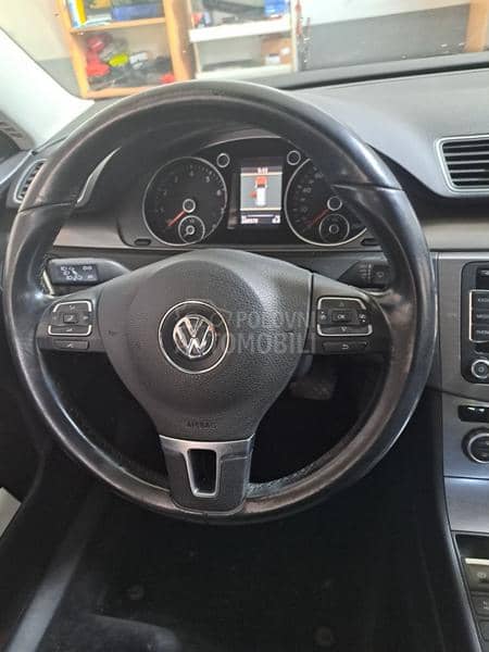Volkswagen Passat B7 2013. god. -  kompletan auto u delovima