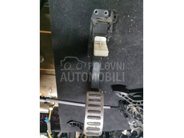 papucica gasa 8l za Audi A3 od 1996. do 2003. god.