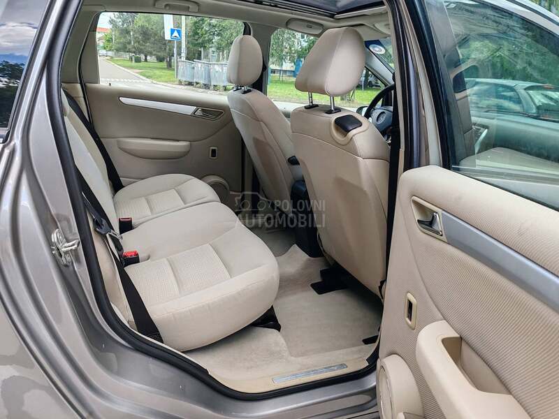 Mercedes Benz B 200 