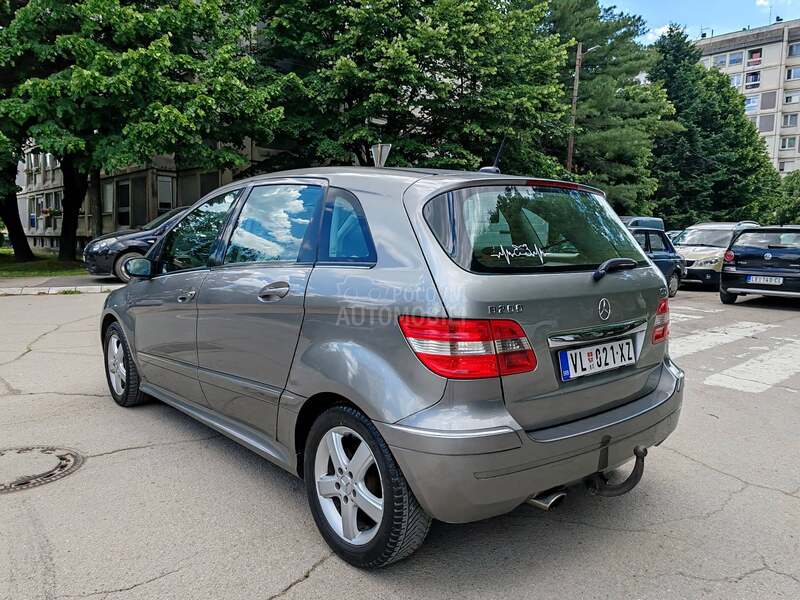 Mercedes Benz B 200 