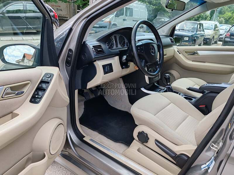 Mercedes Benz B 200 