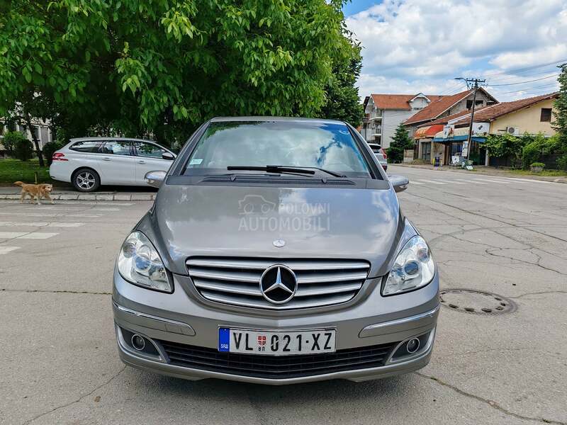 Mercedes Benz B 200 