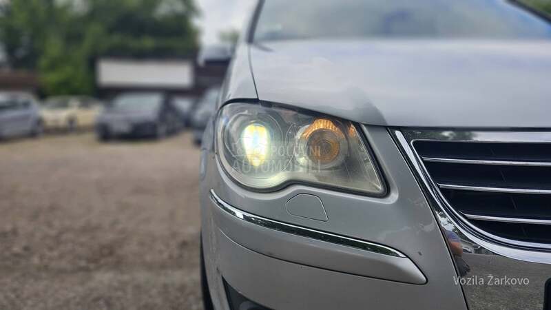 Volkswagen Touran 2.0 Tdi Dsg BiXenon