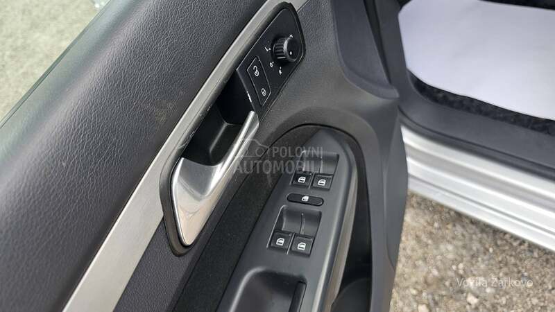 Volkswagen Touran 2.0 Tdi Dsg BiXenon