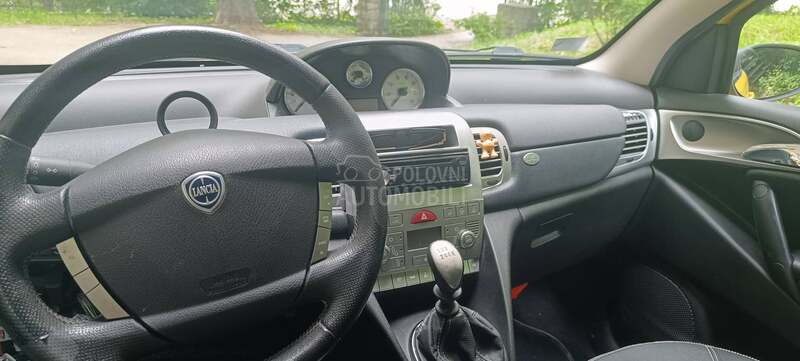 Lancia Ypsilon 