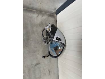 Desni Retrovizor za Volkswagen Touareg od 2010. do 2020. god.