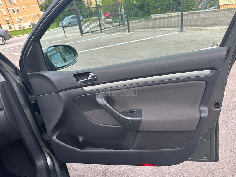 Volkswagen Golf 5 mk5 1.6 fsi