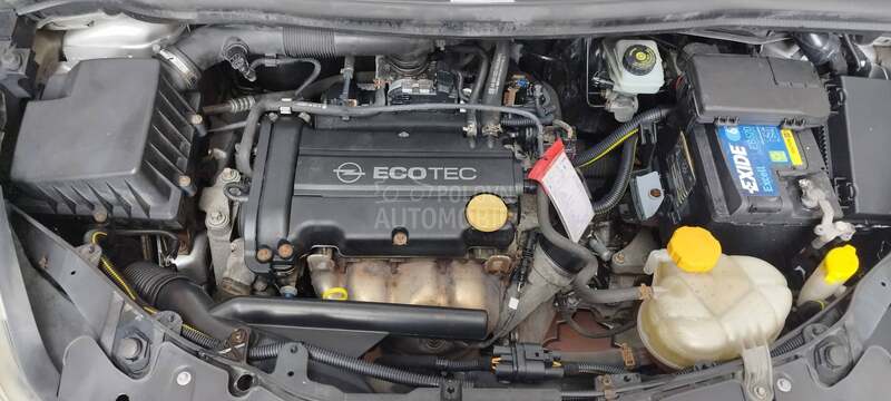 Opel Corsa D 1.4benc c o s m o