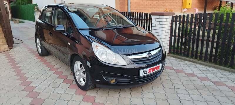 Opel Corsa D 1.2 benc c o s m o