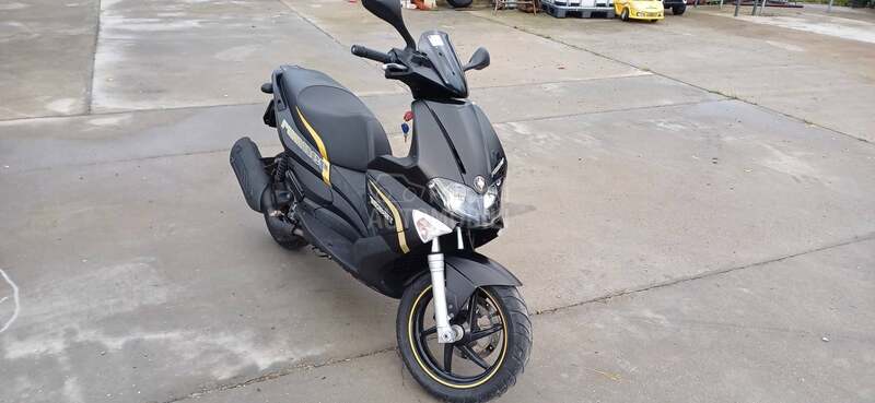 Gilera runner