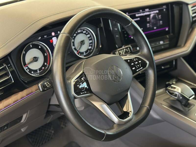 Volkswagen Touareg 3.0 TDI V6 - SL BROD