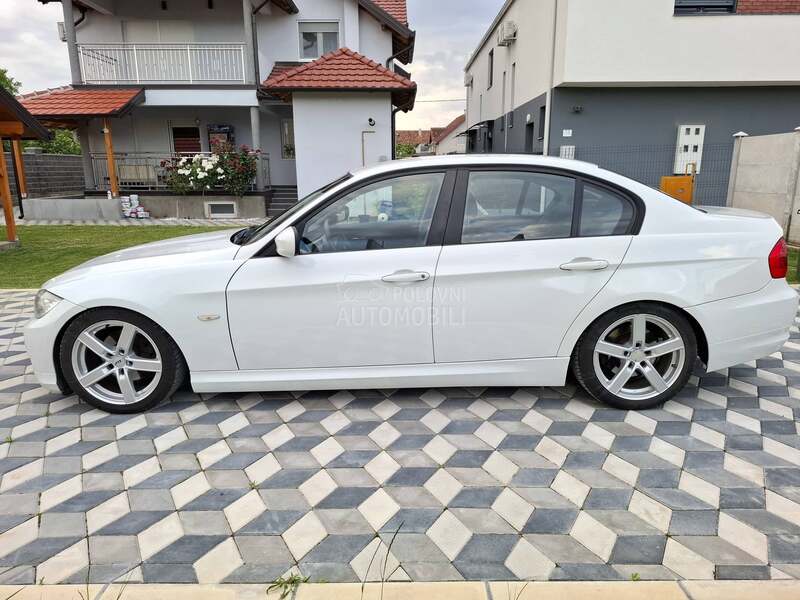 BMW 318 E90