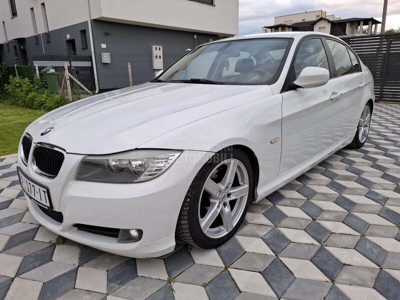BMW 318 E90