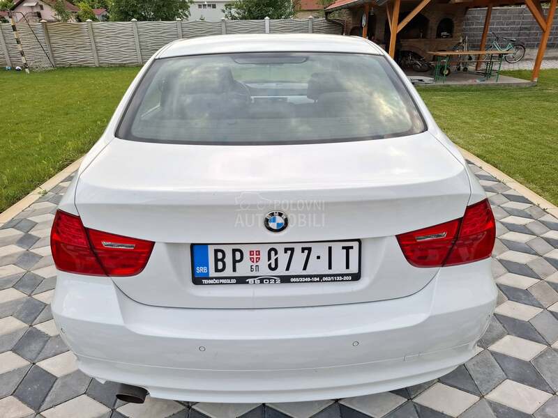 BMW 318 E90
