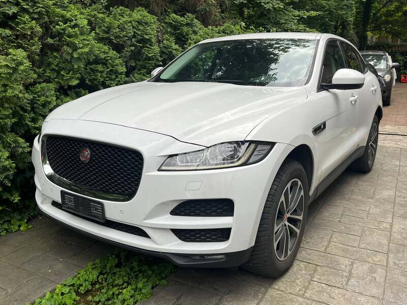 Jaguar F pace 