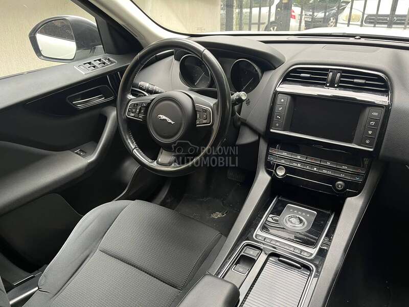 Jaguar F pace 