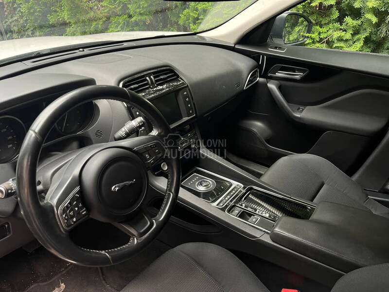 Jaguar F pace 