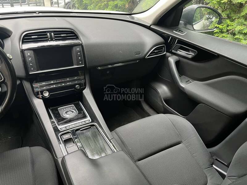 Jaguar F pace 