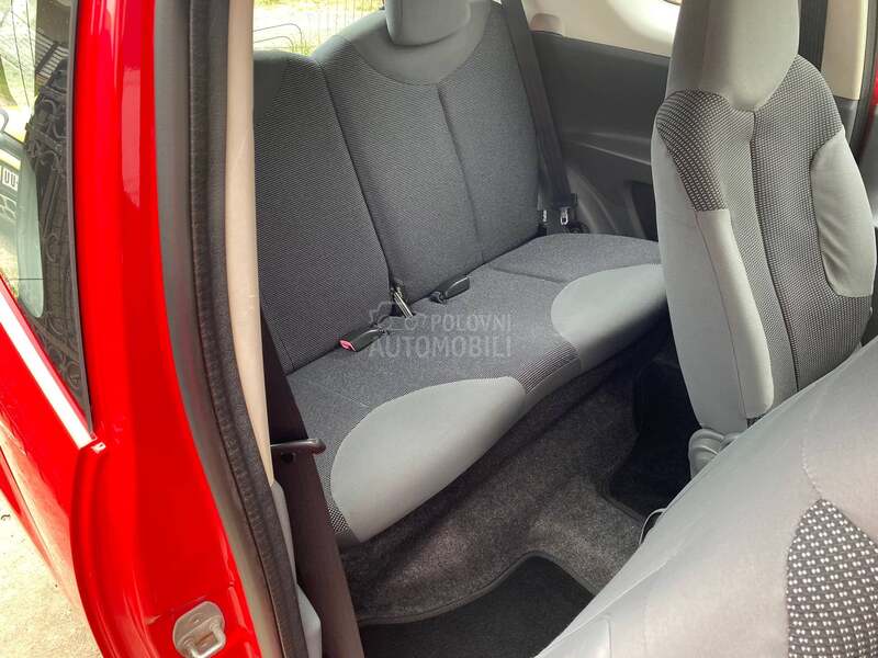 Peugeot 107 1.0 i