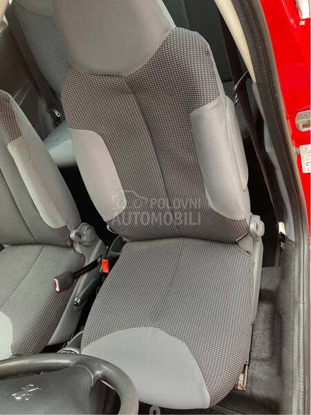 Peugeot 107 1.0 i