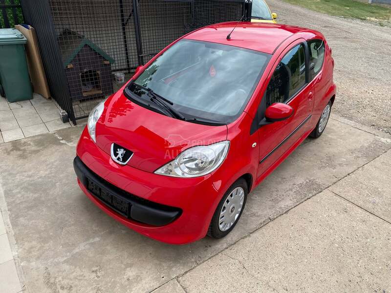 Peugeot 107 1.0 i