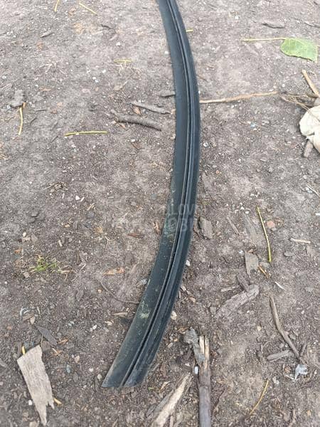 Lajsna ispod soferke