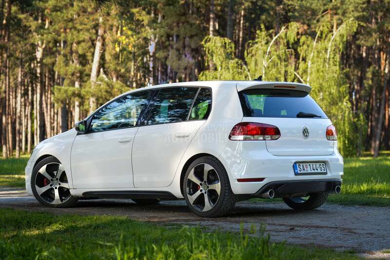 Volkswagen Golf 6 GTI LOOK