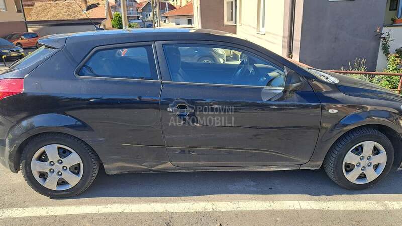 Kia pro_cee`d 1.4 lxcool