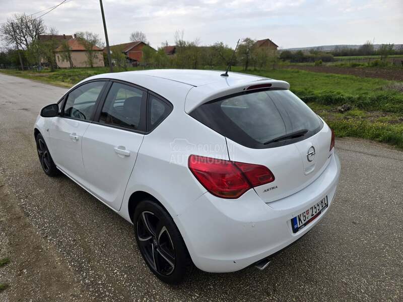 Opel Astra J 1.4 Turbo
