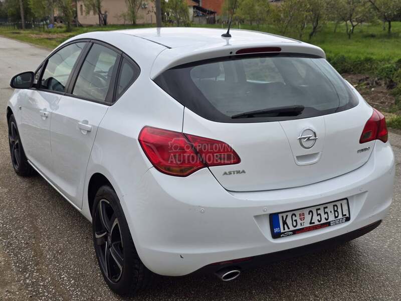 Opel Astra J 1.4 Turbo