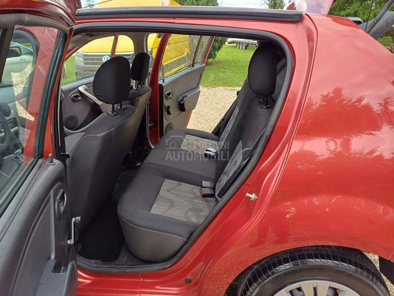 Dacia Sandero 1.6.B PLIIN KLIIMA