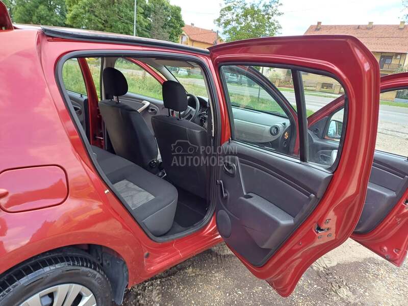 Dacia Sandero 1.6.B PLIIN KLIIMA