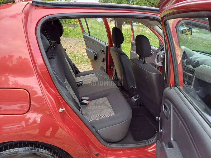 Dacia Sandero 1.6.B PLIIN KLIIMA