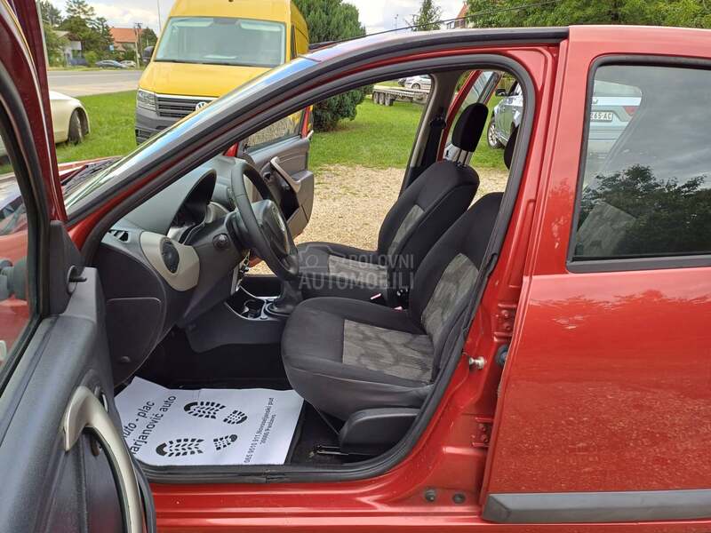 Dacia Sandero 1.6.B PLIIN KLIIMA