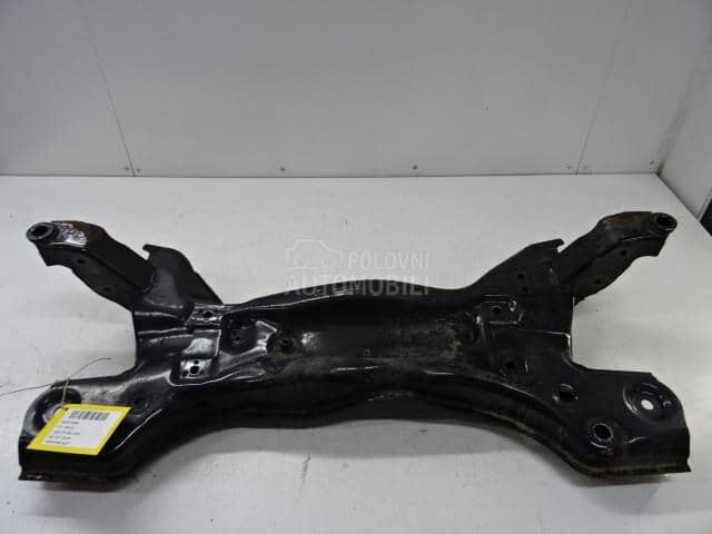 Šasija ispod motora