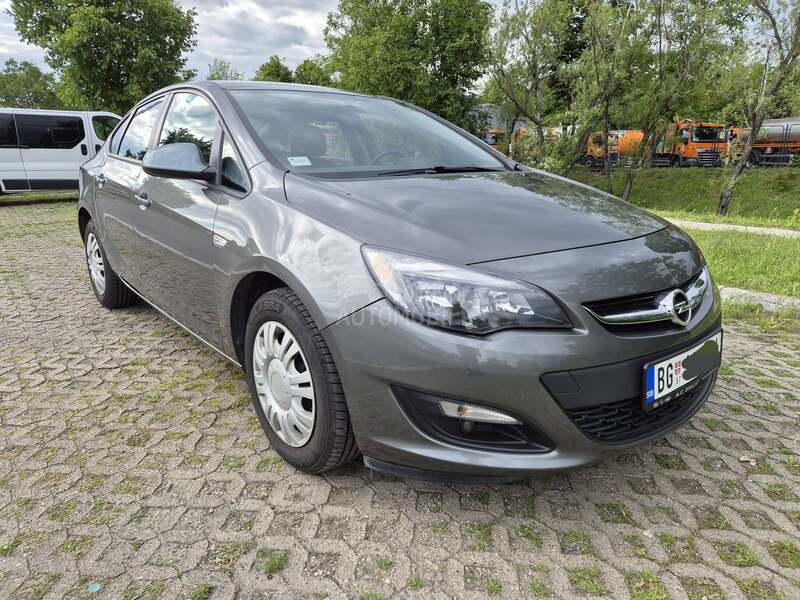 Opel Astra J 1.4 Enjoy MT