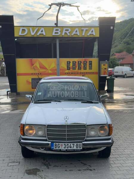 Mercedes Benz W123 