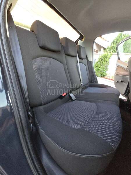 Peugeot 206 plus 1.1