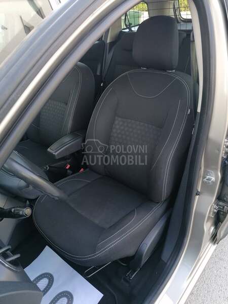 Dacia Logan 0.9i LAUREATE CH