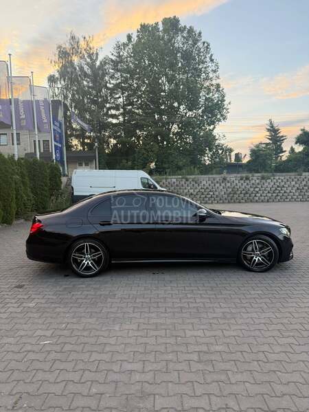 Mercedes Benz E 220 AMG