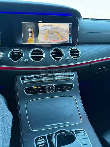 Mercedes Benz E 220 AMG