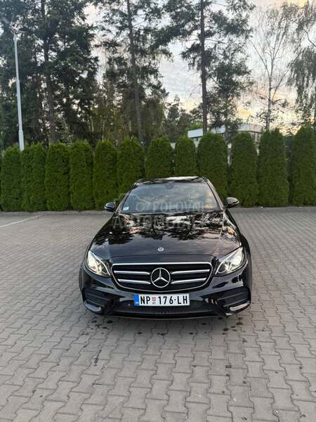 Mercedes Benz E 220 AMG